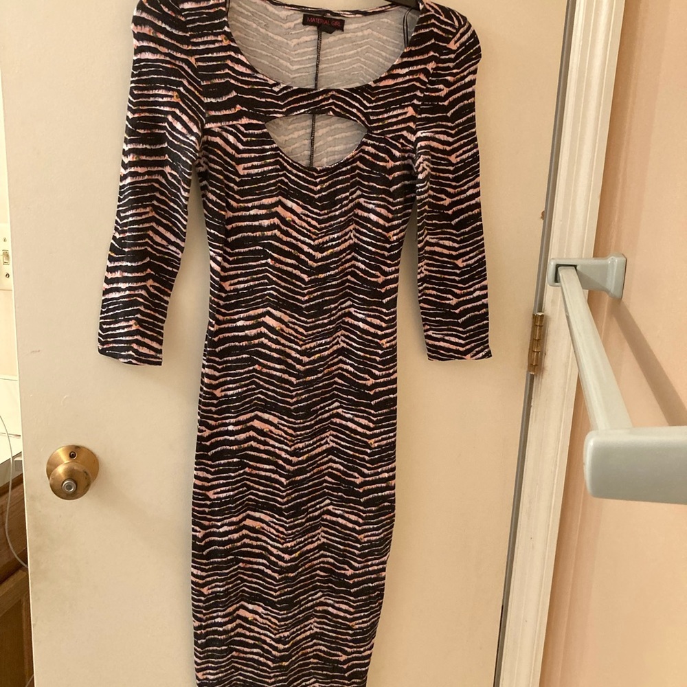 Dress - Picture 3 of 8
